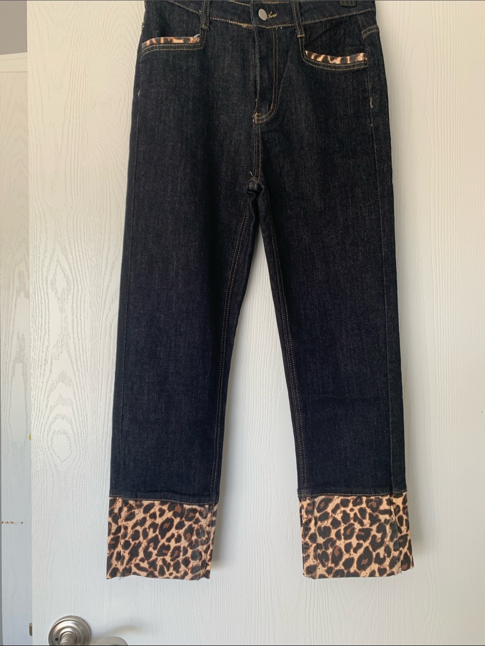 Cropped Dark Blue Jeans with Leopard Cuff